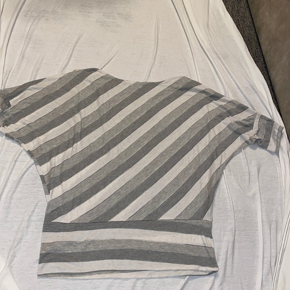 Cute white and grey short sleeve shirt. Great condition. Size medium - Picture 2 of 3